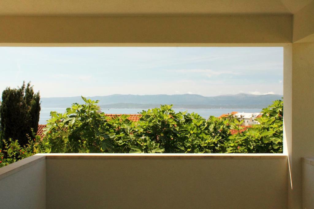 Apartments Nejasmic - Little House For Peaceful And Domestic Vacation Bol Zewnętrze zdjęcie
